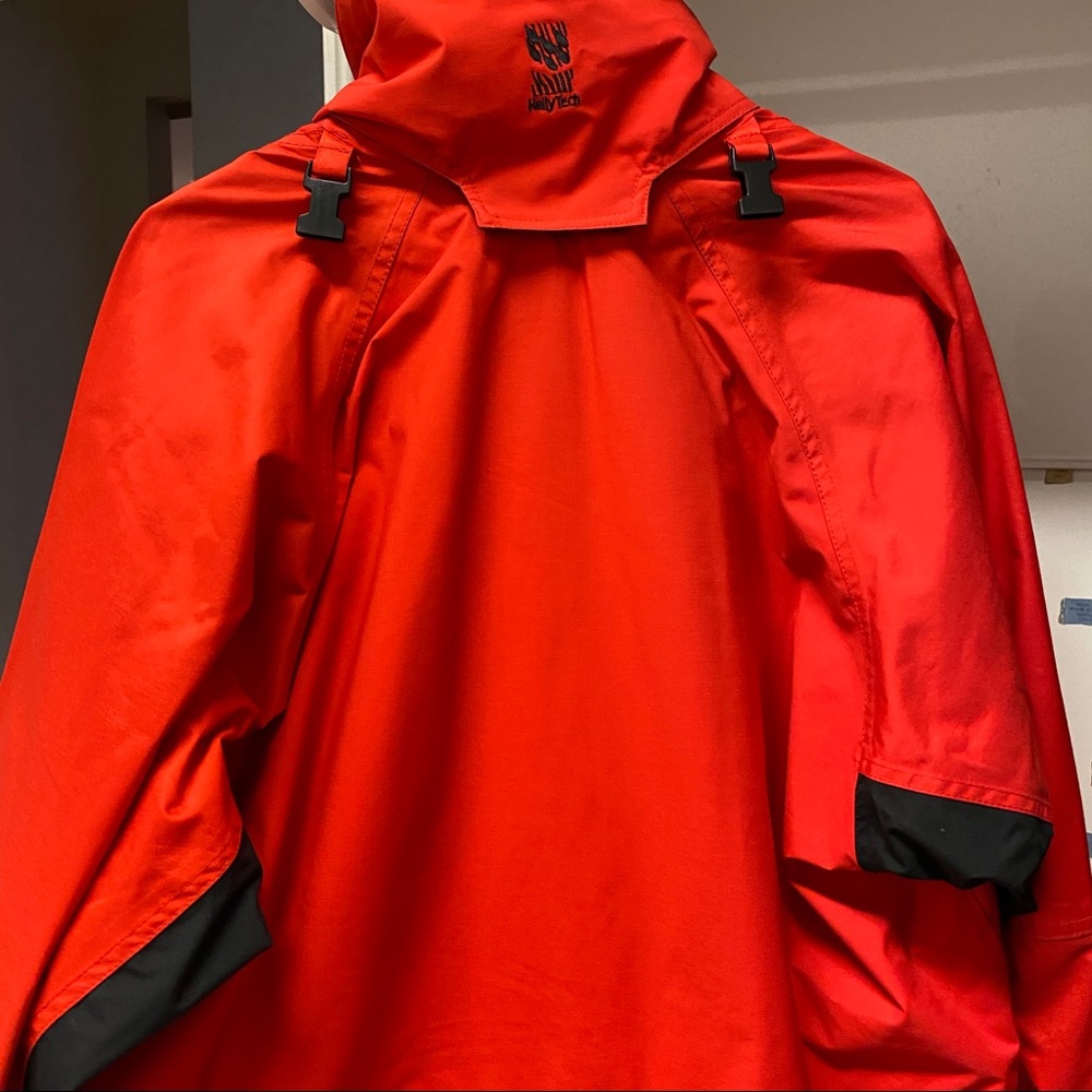 Helly Hansen Winter Parka w/ Large Hood - Red - XL - Picture 4 of 6